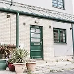 Millfields 3 Bedroom House Near City Centre With Private Parking
