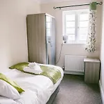Millfields 3 Bedroom House Near City Centre With Private Parking
